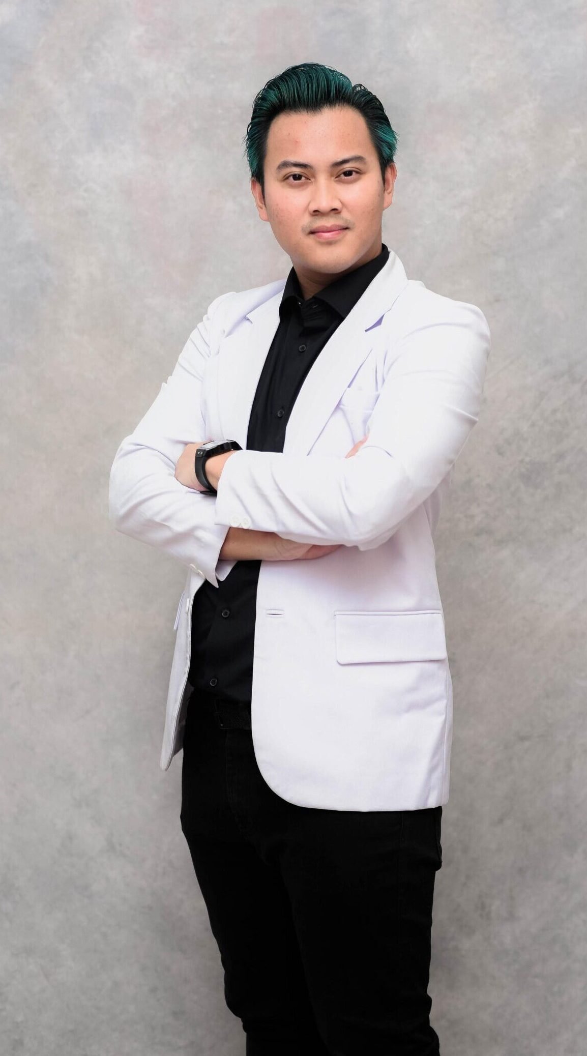dr Daphine Satria